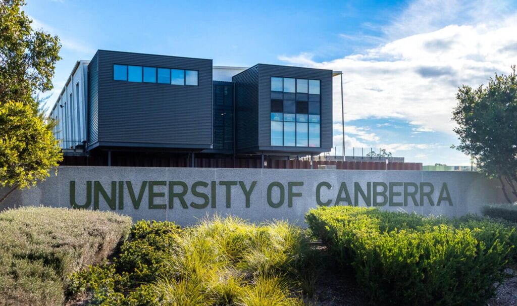 University of Canberra, Pendidikan dan Penelitian Unggul 
